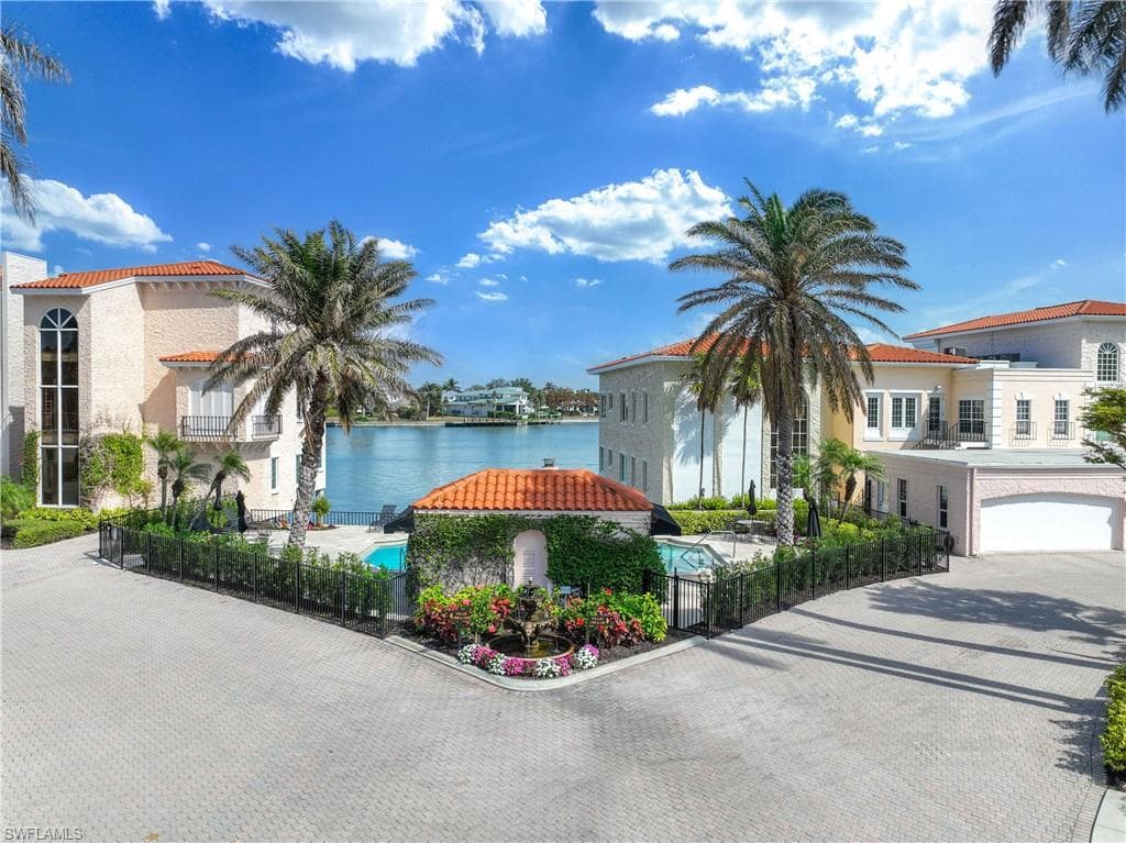 4000 Gulf Shore Blvd N 500, Naples, FL 34103-5