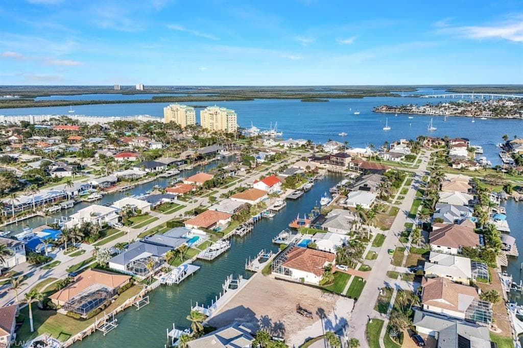 818 Elm Ct, Marco Island, FL 34145-13