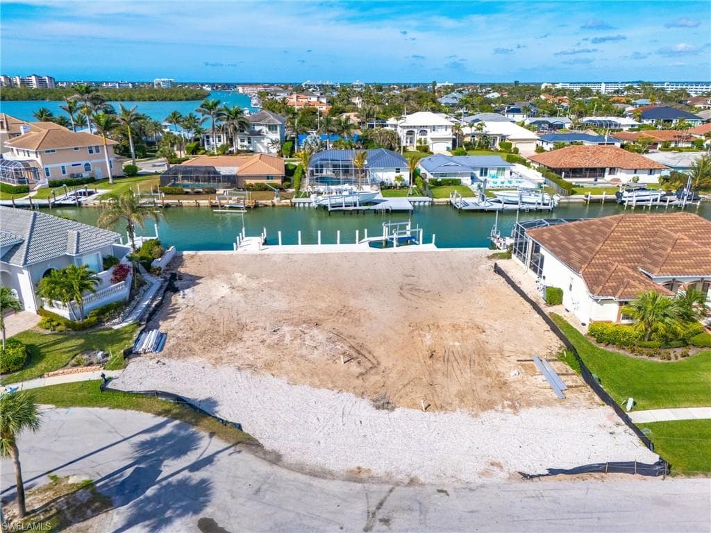 818 Elm Ct, Marco Island, FL 34145-3