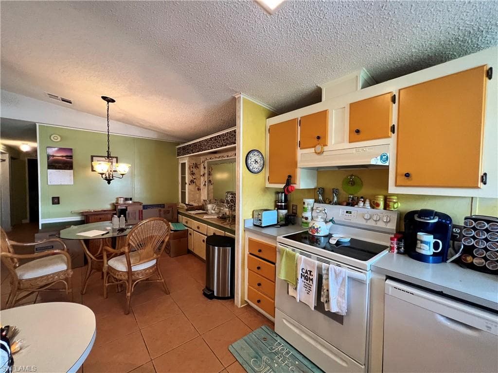 251 Loon Ln 251, Naples, FL 34114-8