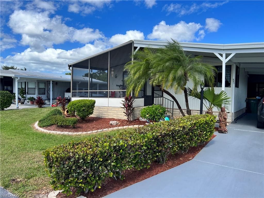 251 Loon Ln 251, Naples, FL 34114-1