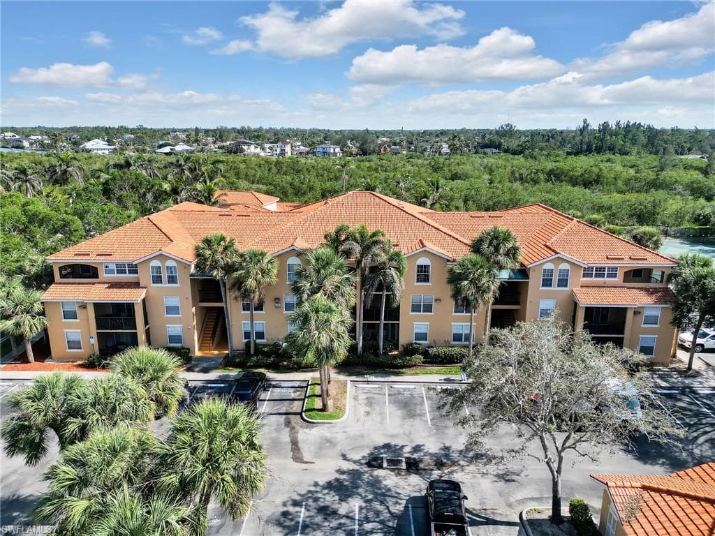 8659 River Homes Ln 1301, Bonita Springs, FL 34135-27