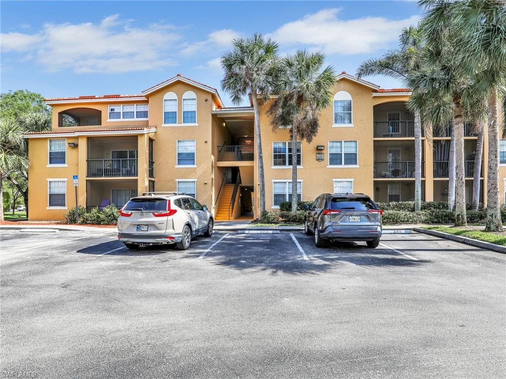 8659 River Homes Ln 1301, Bonita Springs, FL 34135-2