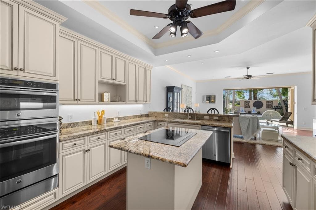4840 Boulevard Ct, Naples, FL 34103-10