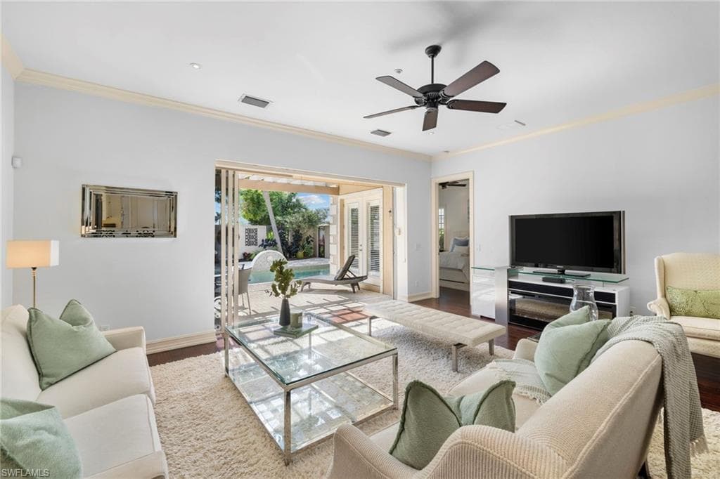 4840 Boulevard Ct, Naples, FL 34103-15