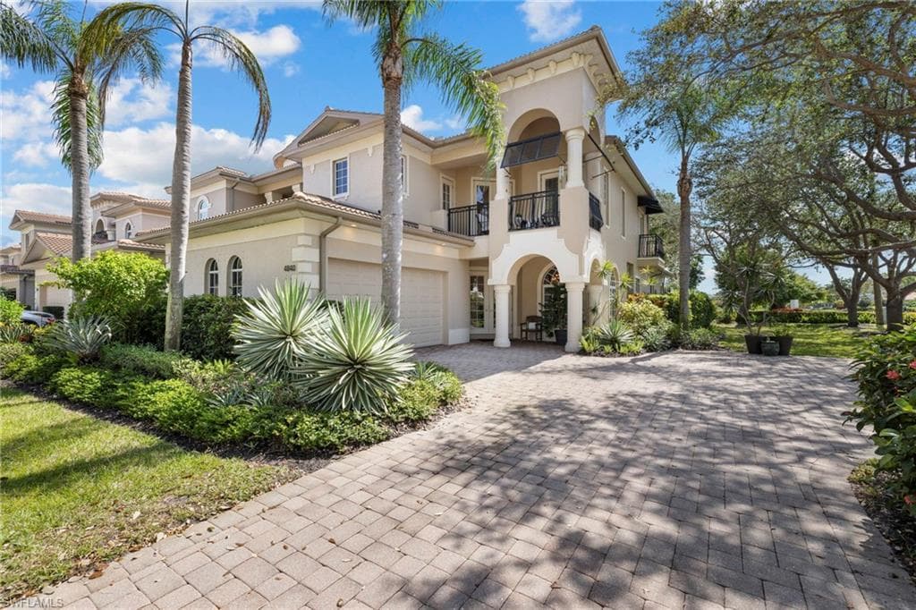 4840 Boulevard Ct, Naples, FL 34103-2