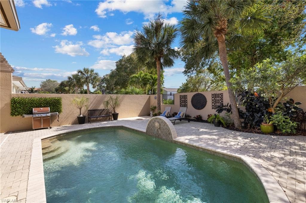 4840 Boulevard Ct, Naples, FL 34103-33