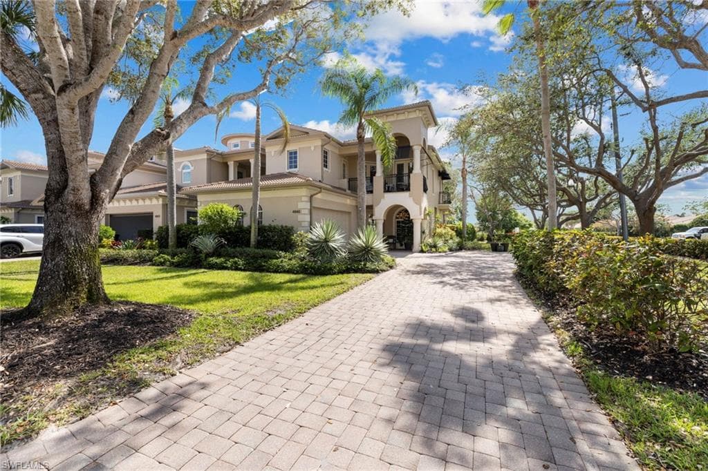 4840 Boulevard Ct, Naples, FL 34103-35