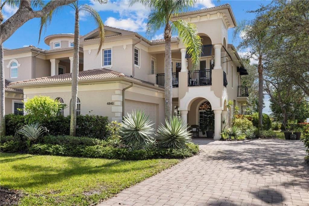 4840 Boulevard Ct, Naples, FL 34103-36