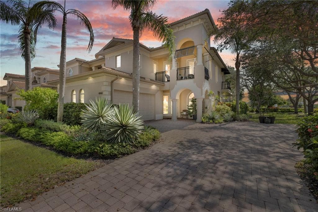 4840 Boulevard Ct, Naples, FL 34103-38