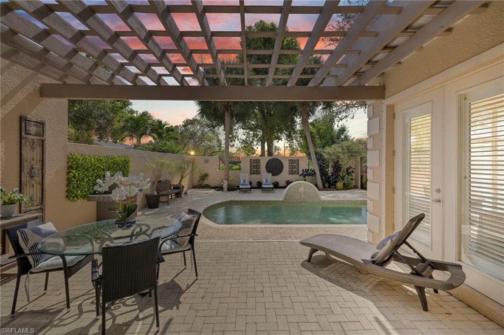 4840 Boulevard Ct, Naples, FL 34103-40