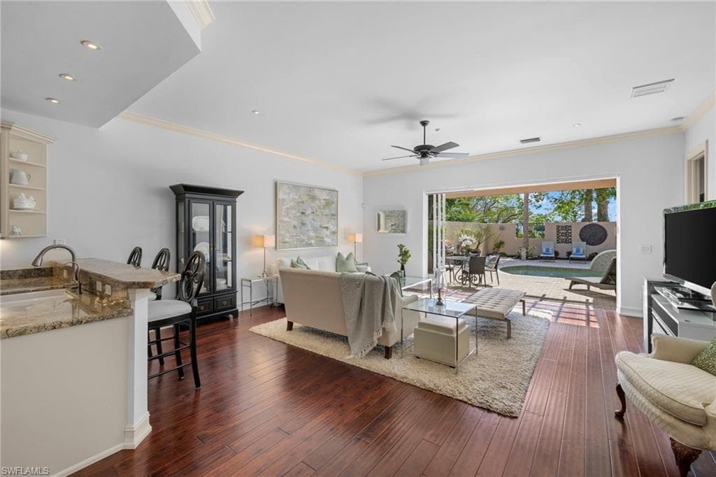 4840 Boulevard Ct, Naples, FL 34103-5