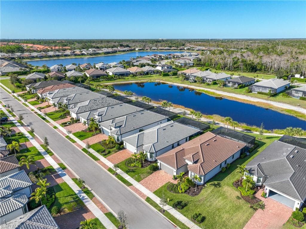 6699 Pennyroyal Dr, Naples, FL 34114-39