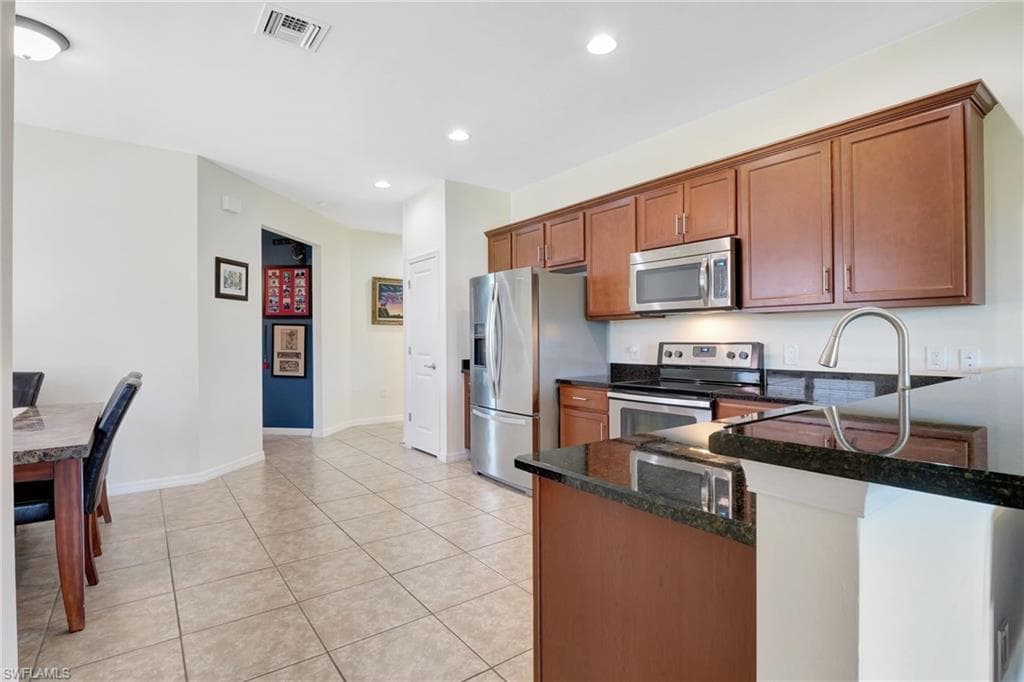 1570 Oceania Dr S, Naples, FL 34113-12