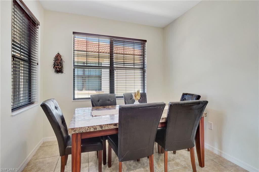 1570 Oceania Dr S, Naples, FL 34113-16