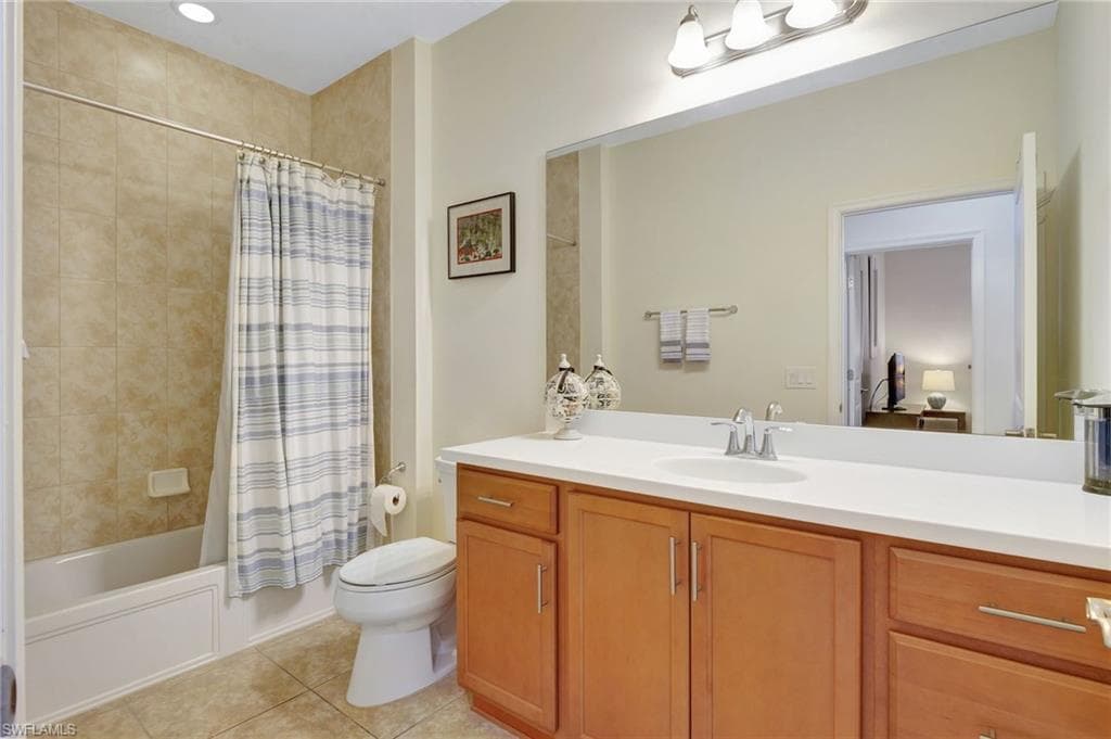 1570 Oceania Dr S, Naples, FL 34113-26