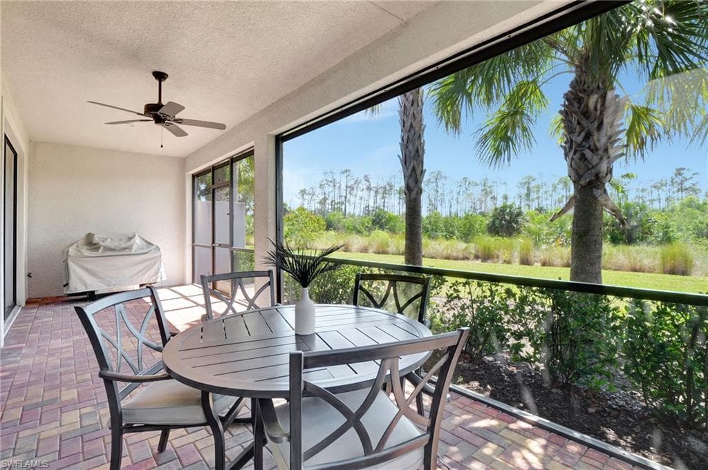 1570 Oceania Dr S, Naples, FL 34113-32