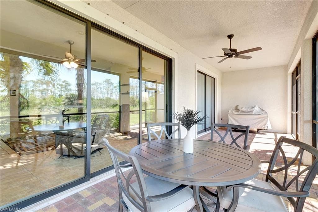 1570 Oceania Dr S, Naples, FL 34113-33