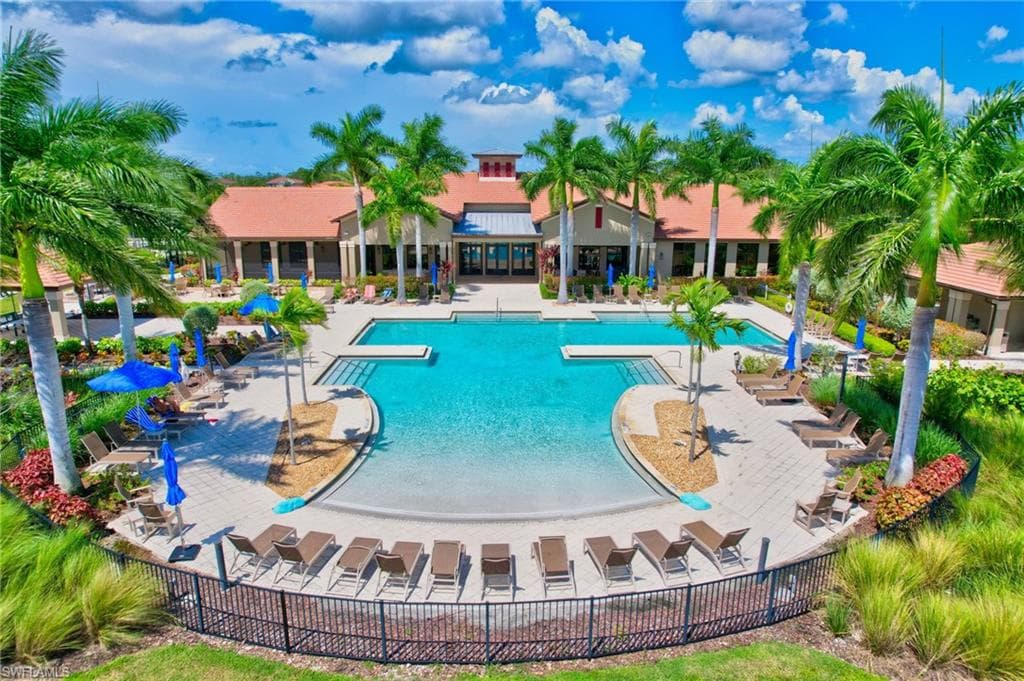 1570 Oceania Dr S, Naples, FL 34113-42