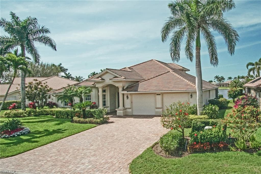 8007 Tiger Lily Dr, Naples, FL 34113-3