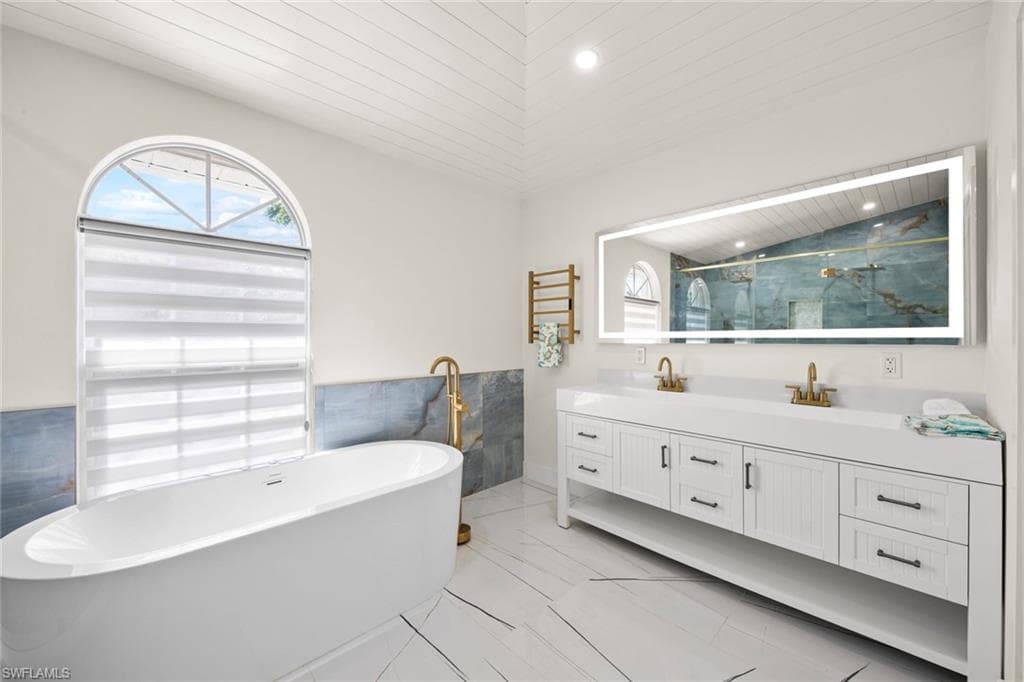 1555 Airway Dr, Naples, FL 34104-15
