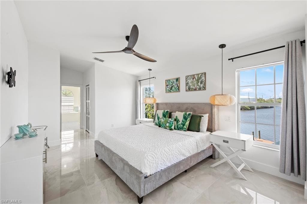1555 Airway Dr, Naples, FL 34104-18