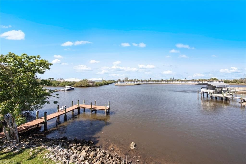 1555 Airway Dr, Naples, FL 34104-20