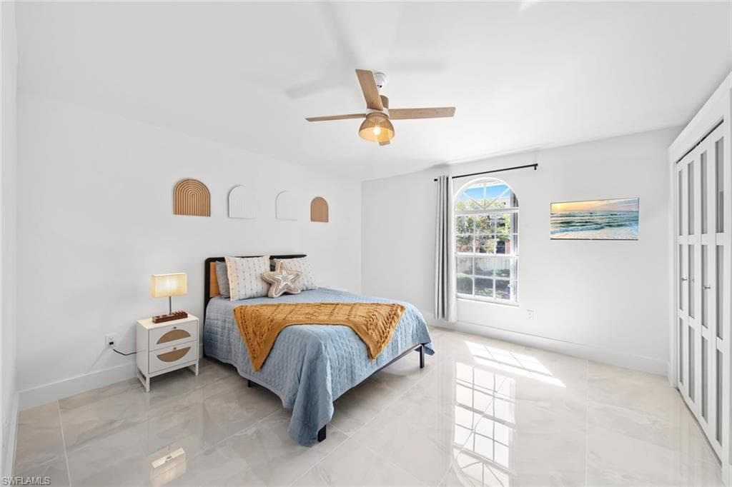 1555 Airway Dr, Naples, FL 34104-33