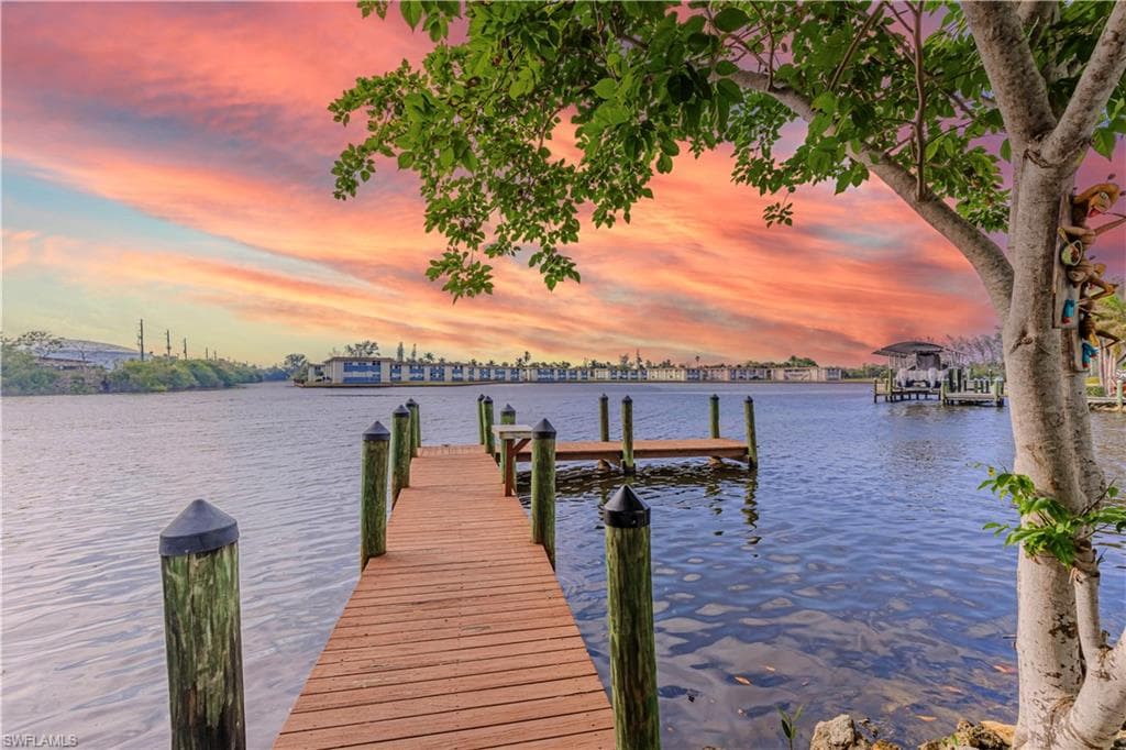 1555 Airway Dr, Naples, FL 34104-40
