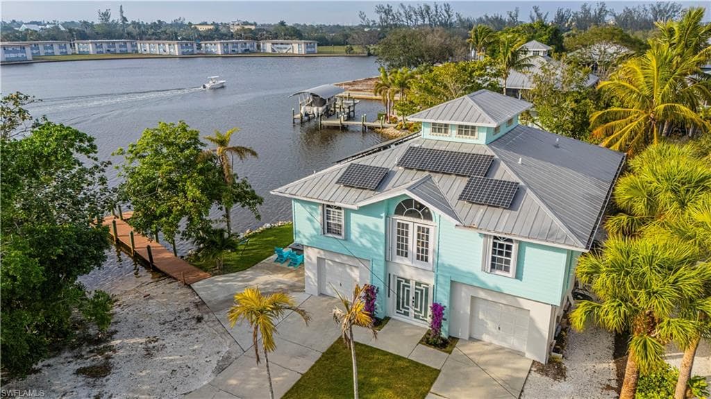 1555 Airway Dr, Naples, FL 34104-41