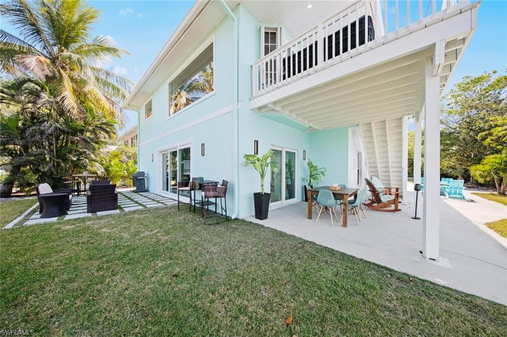 1555 Airway Dr, Naples, FL 34104-45