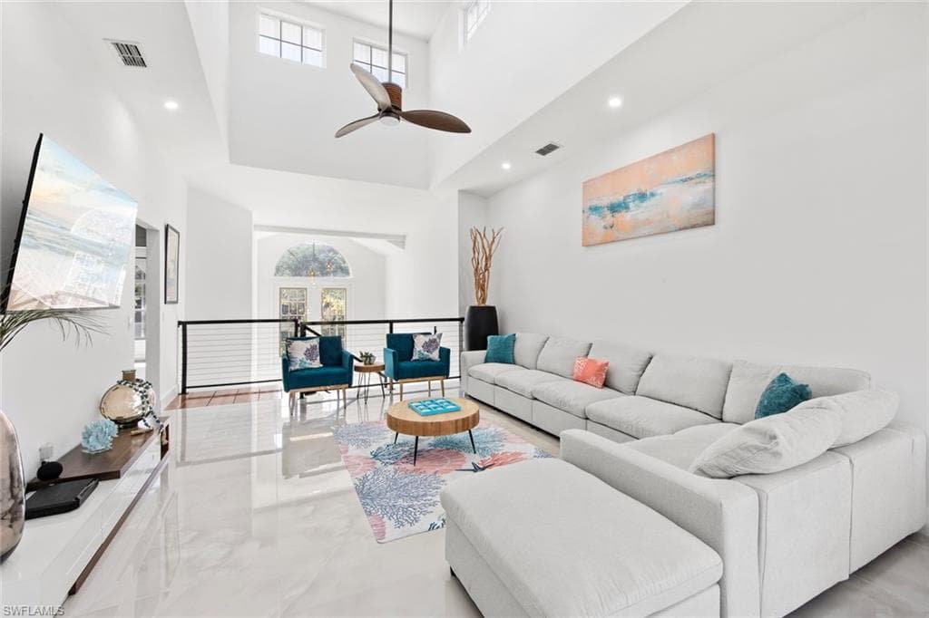 1555 Airway Dr, Naples, FL 34104-3