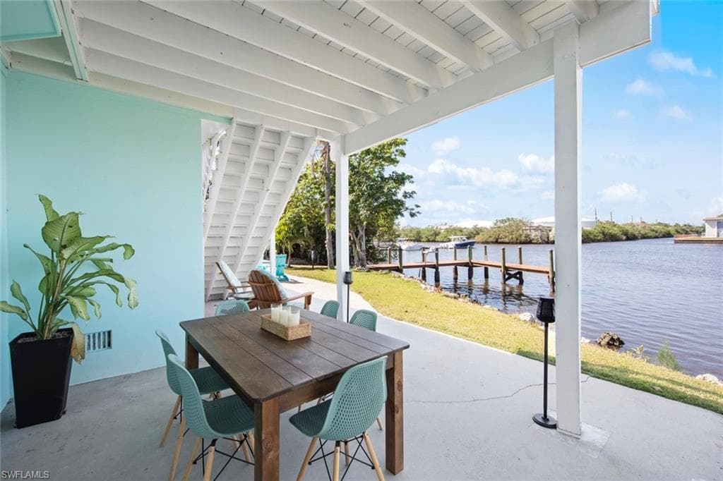 1555 Airway Dr, Naples, FL 34104-50