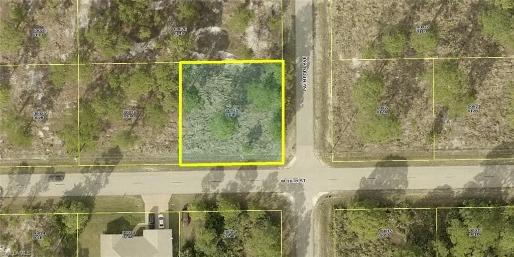 900 10th St, Lehigh Acres, FL 33972-1