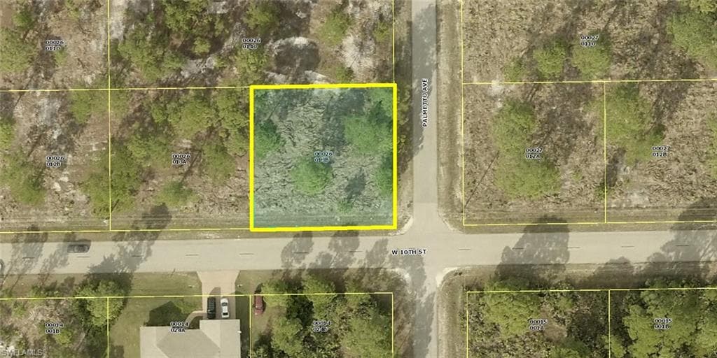 900 10th St, Lehigh Acres, FL 33972-2