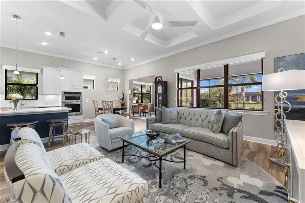 9721 Everglades Dr, Naples, FL 34120-9