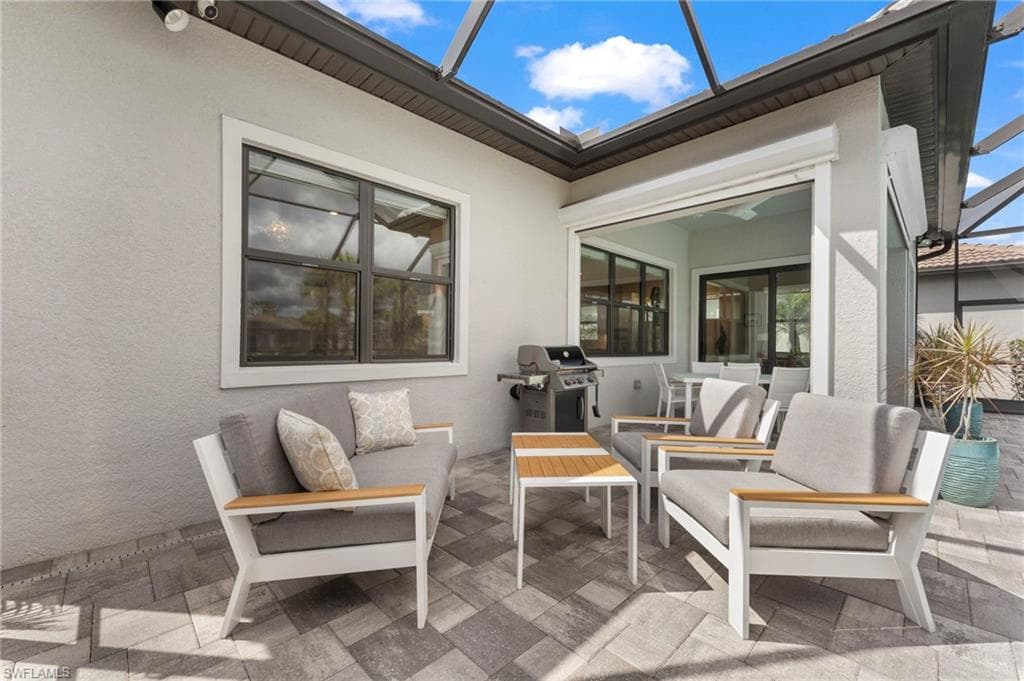 9721 Everglades Dr, Naples, FL 34120-19
