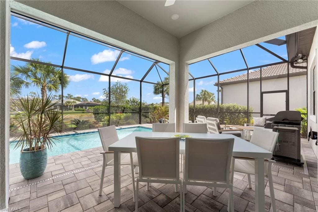 9721 Everglades Dr, Naples, FL 34120-21