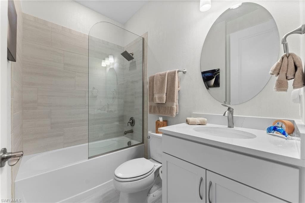 9721 Everglades Dr, Naples, FL 34120-27