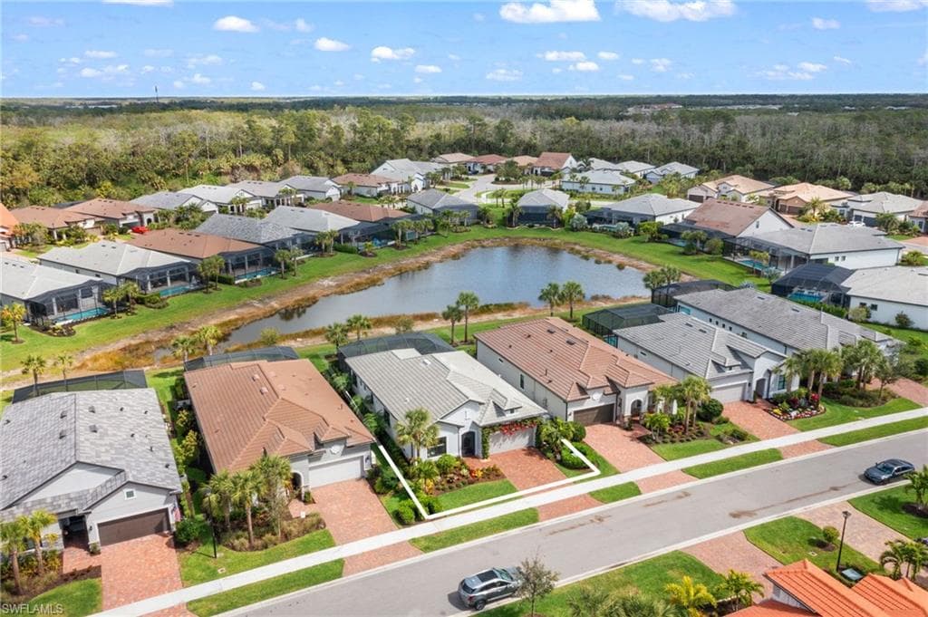 9721 Everglades Dr, Naples, FL 34120-33