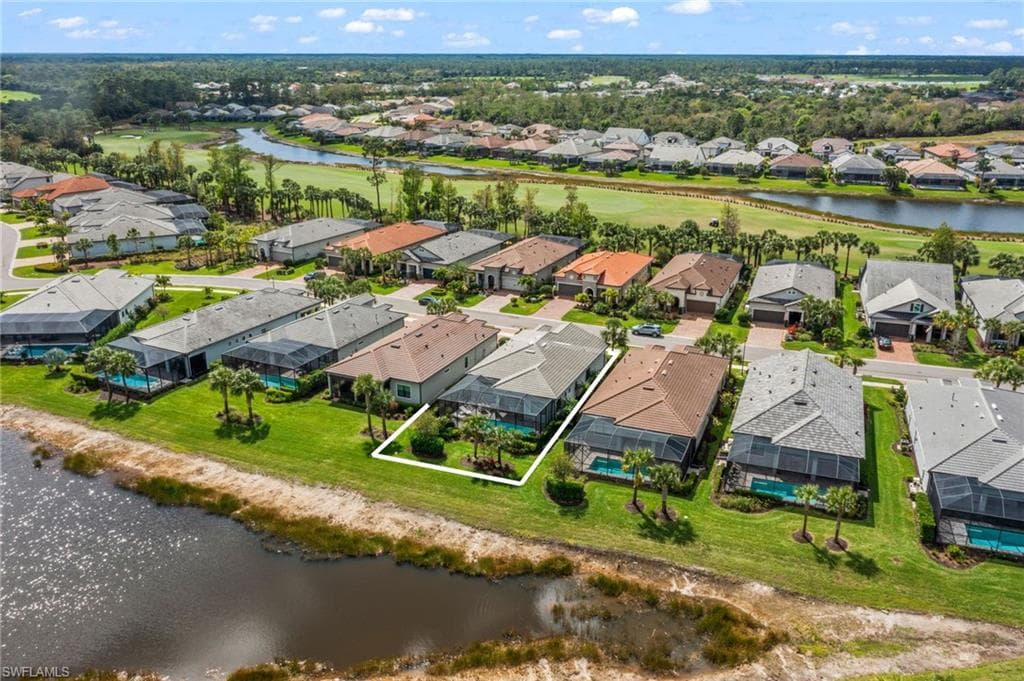 9721 Everglades Dr, Naples, FL 34120-34