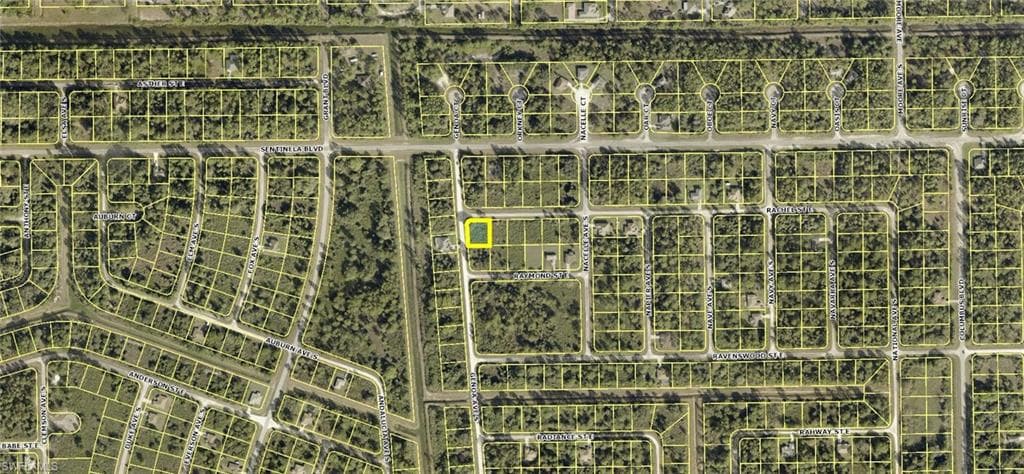 1106 Rachel St E, Lehigh Acres, FL 33974-4