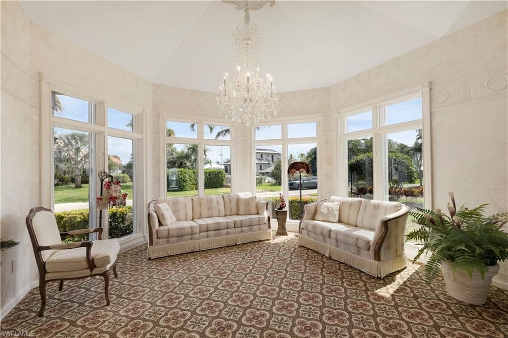 1535 Dolphin Ln, Naples, FL 34102-10