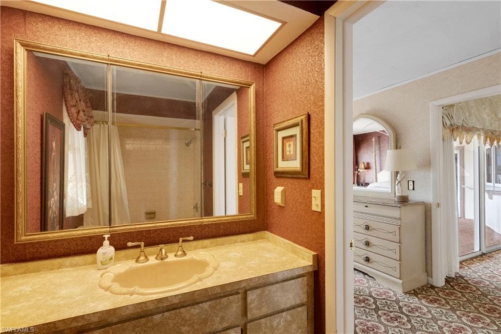 1535 Dolphin Ln, Naples, FL 34102-13