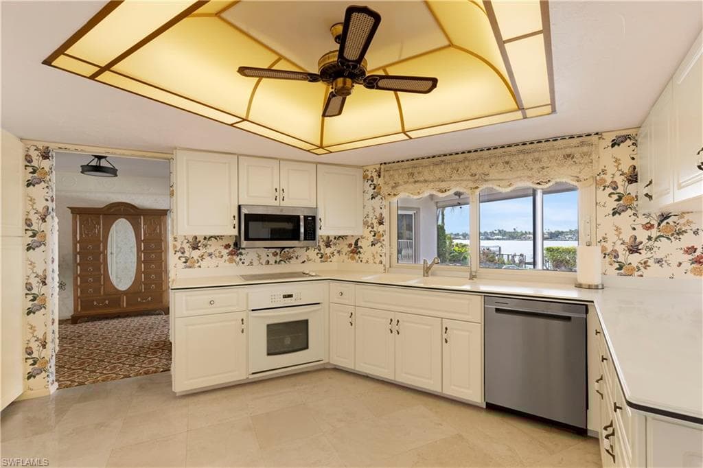 1535 Dolphin Ln, Naples, FL 34102-14