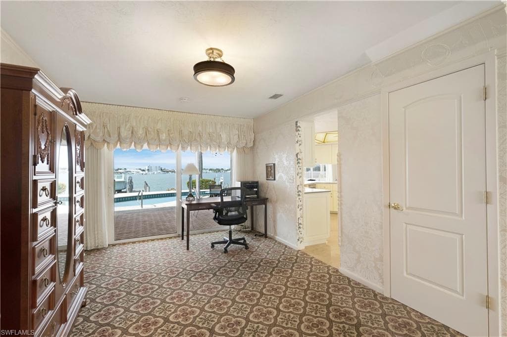1535 Dolphin Ln, Naples, FL 34102-30