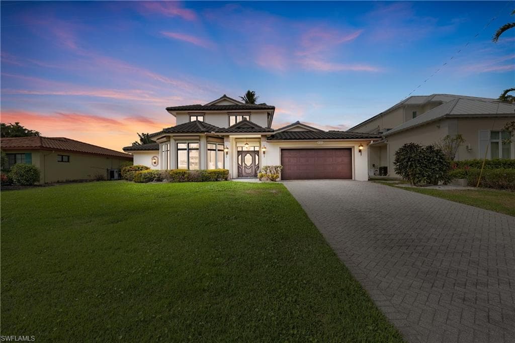 1535 Dolphin Ln, Naples, FL 34102-5