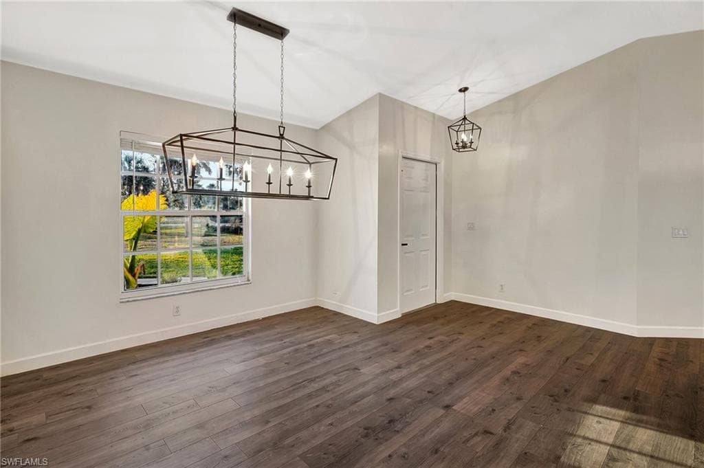 4810 12th St NE, Naples, FL 34120-13