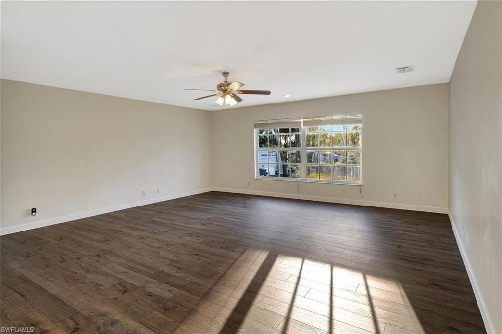 4810 12th St NE, Naples, FL 34120-18