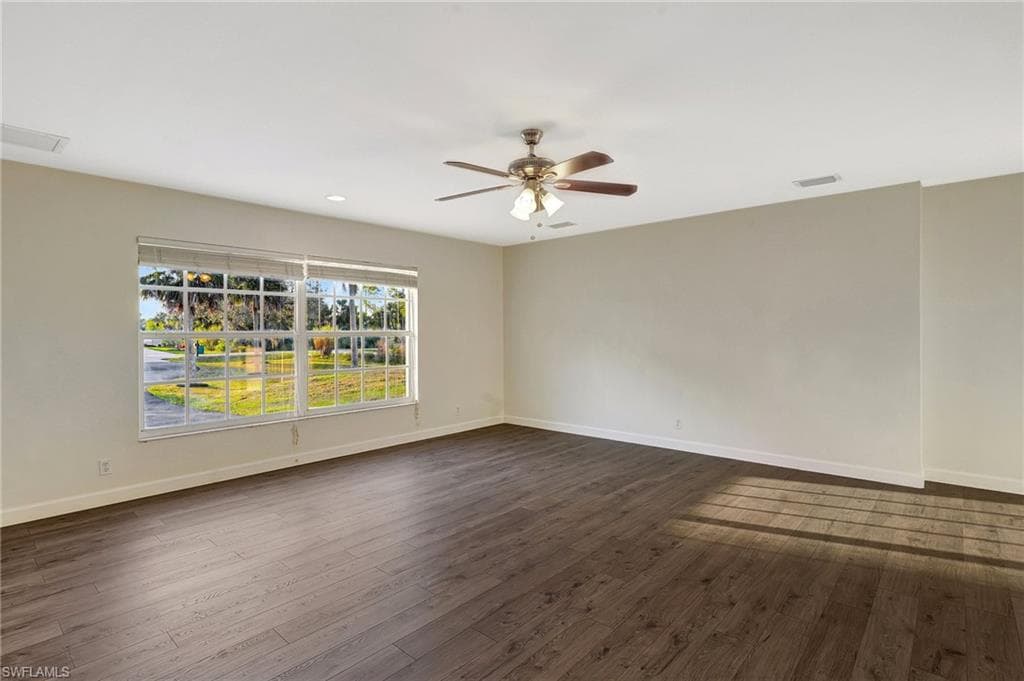 4810 12th St NE, Naples, FL 34120-21